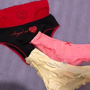 Four panties (3 VS and 1 Steve)